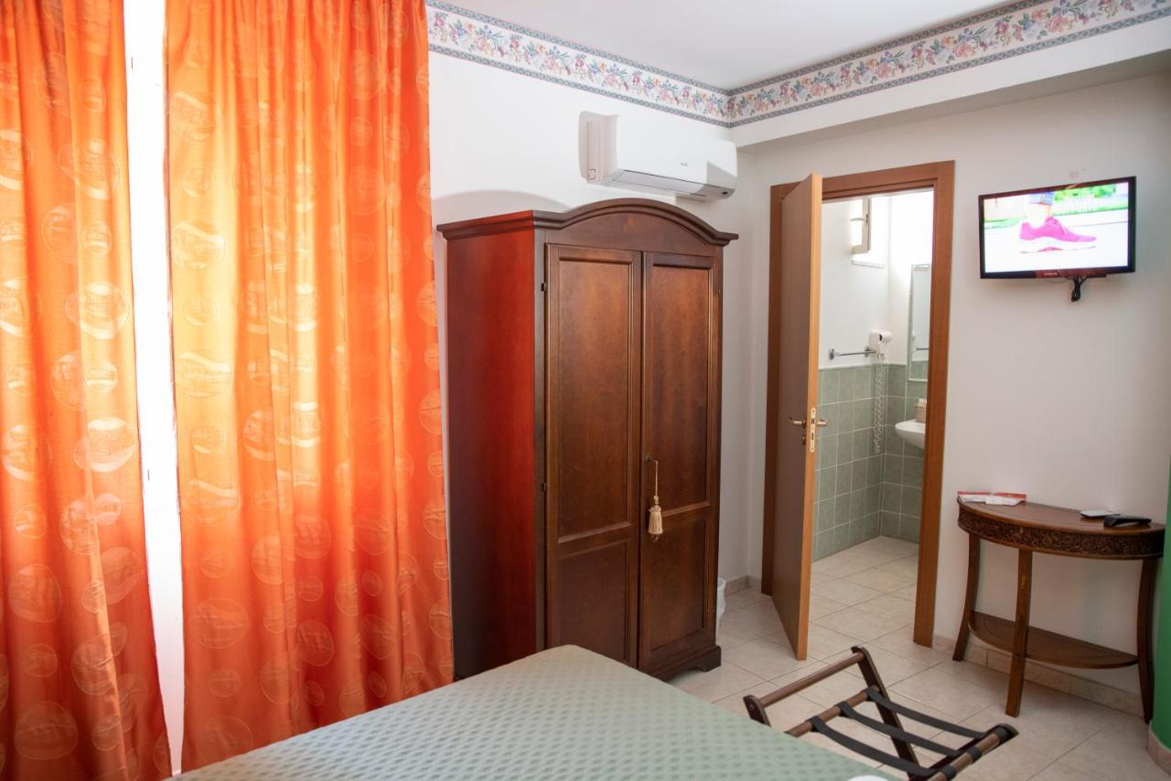 Carlo V - Holiday Rooms Porto Empedocle Kültér fotó